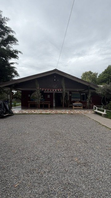 Acceso exterior de la sede Buin